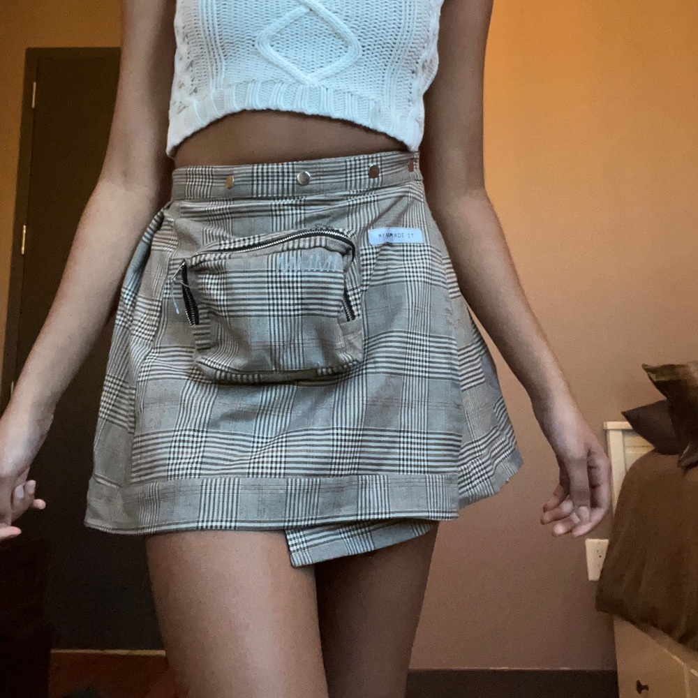 Clasp front mini skirt
